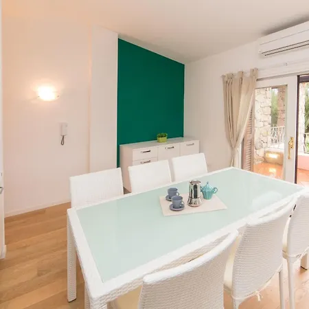 Residenze Dei Fiori * פורטו רוטונדו